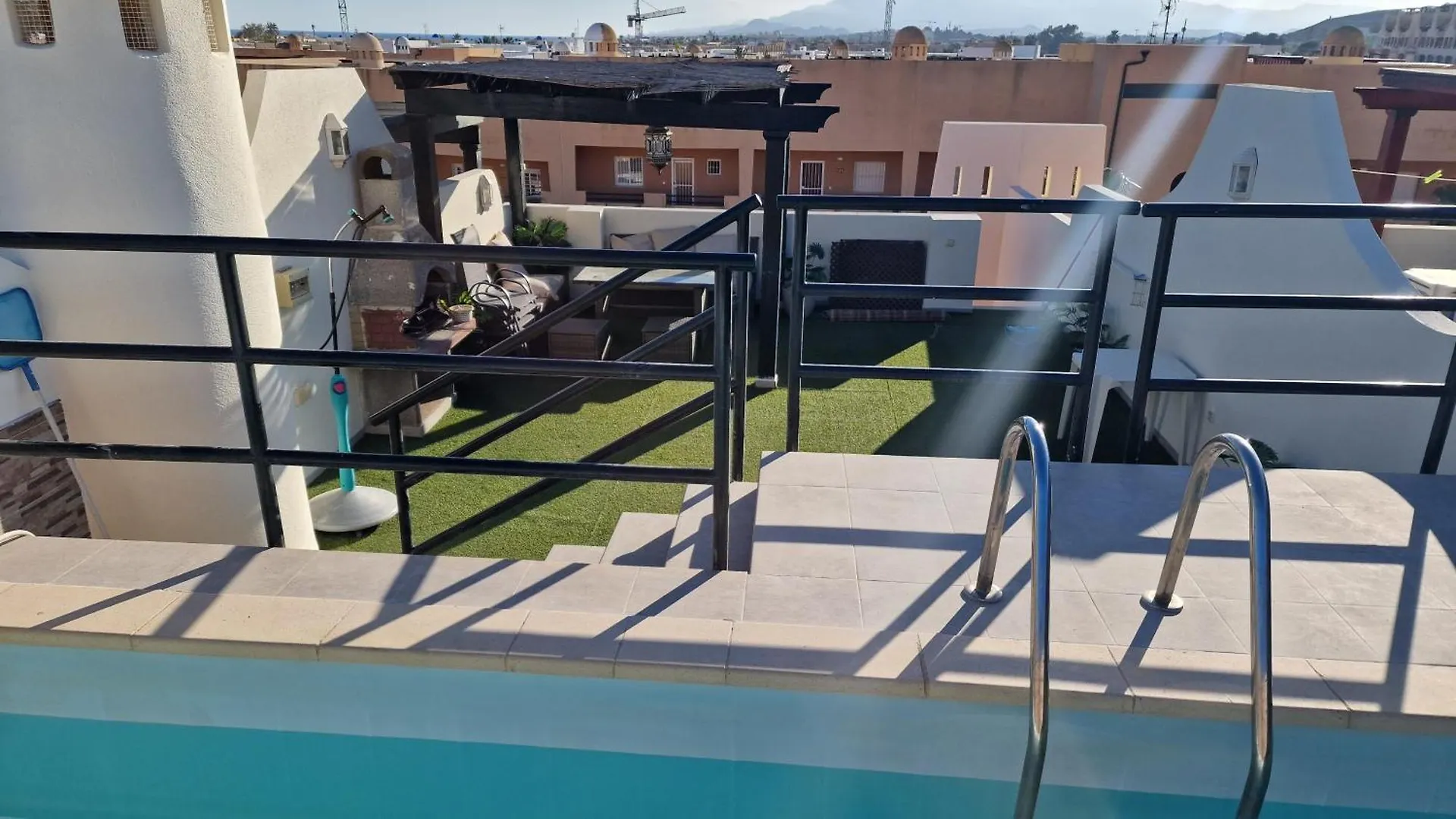 Appartamento Bonito ático con piscina privada junto a la playa Playas de Vera